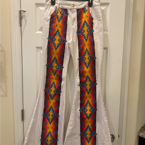 Ranch Dress'n White Flare Jeans with Multicolor Aztec Accent - Picture 2 of 7